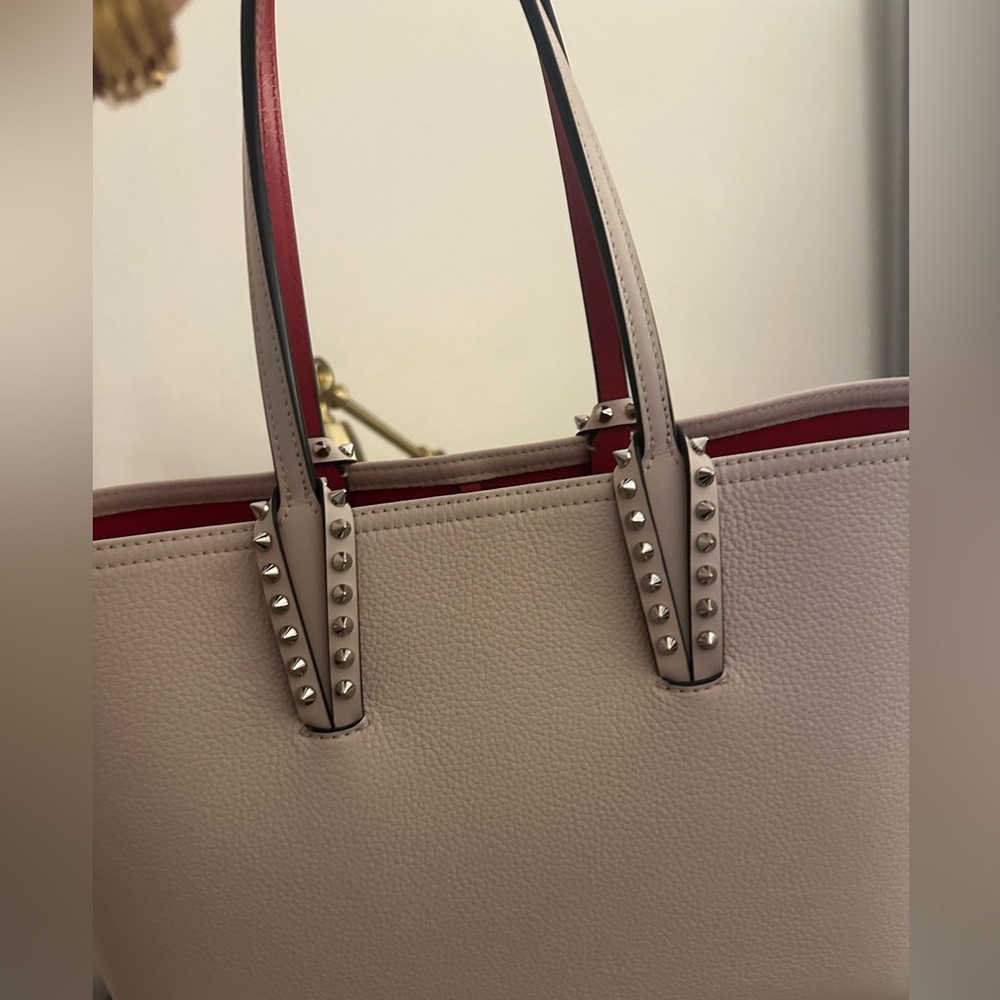 Christian Louboutin - Picture 7 of 14